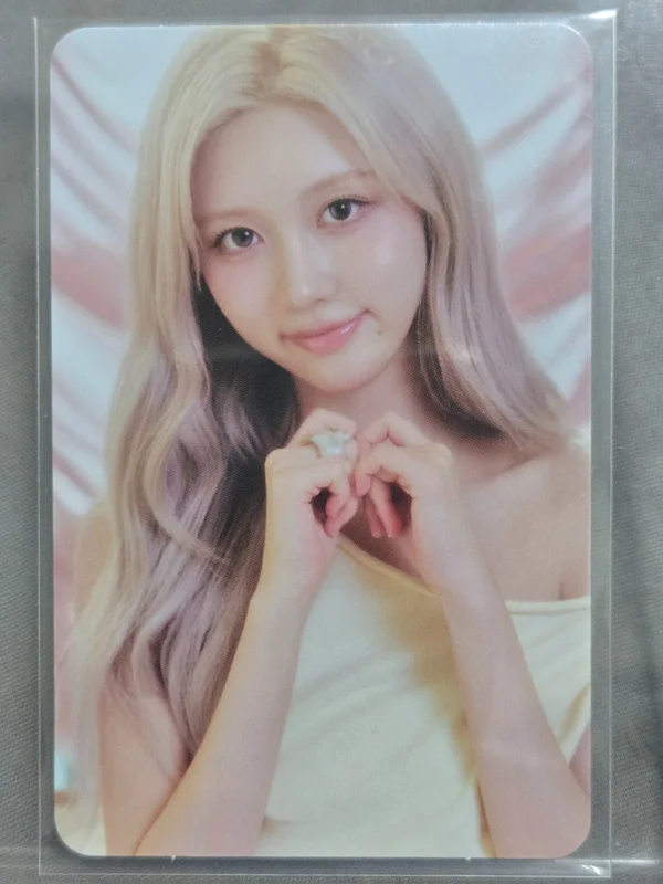 IVE WORLD TOUR [SHOW WHAT I AM] RANDOM PHOTOCARD PACK