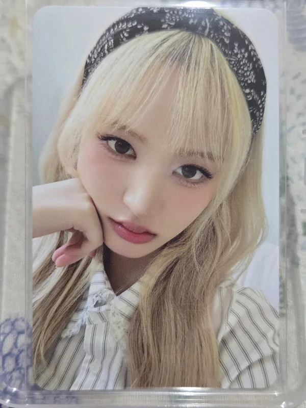 2025 SEASON'S GREETINGS [Colorful Days with IVE]