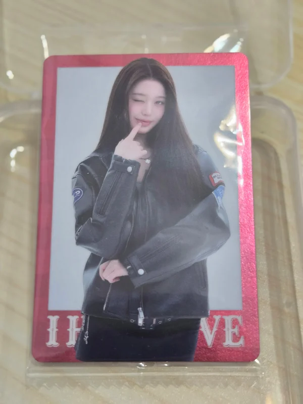 IVE FROM STARSHIP ENTERTAINMENT WITH AMUSE WAFERS 2