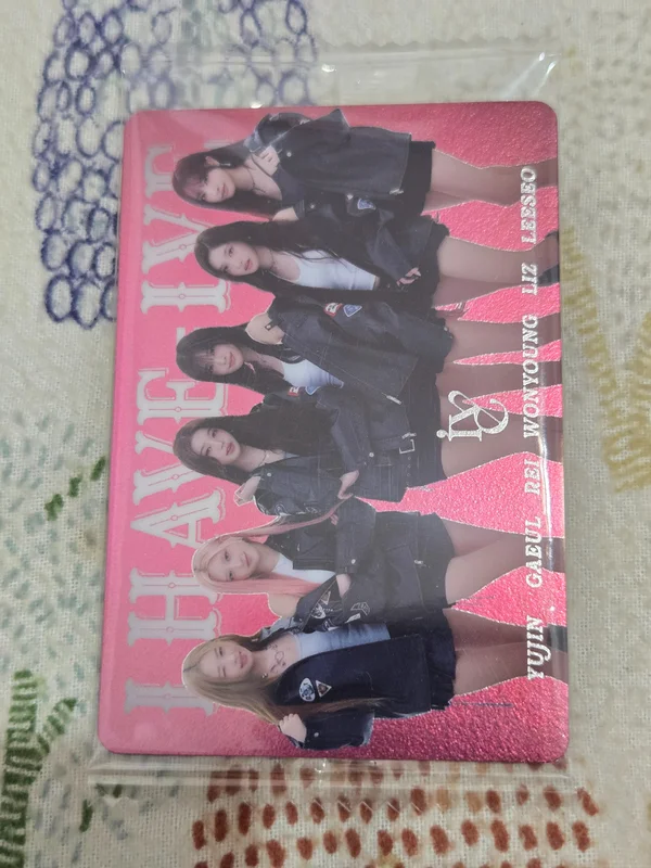 IVE FROM STARSHIP ENTERTAINMENT WITH AMUSE WAFERS 2