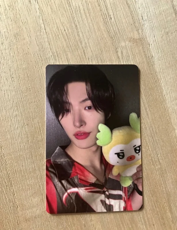 Press, Start! Enter the MIGHTEEZ POP-UP RANDOM TRADING CARD SET