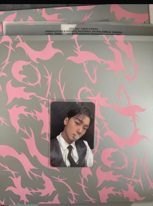 ATEEZ WORLD TOUR [TOWARDS THE LIGHT : WILL TO POWER] IN EUROPE CROPPED HOODIE