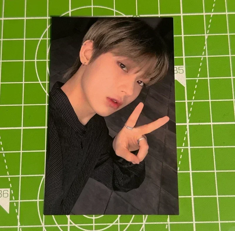 BORDER : Hakanai WEVERSE JAPAN/UNIVERSAL LUCKY DRAW