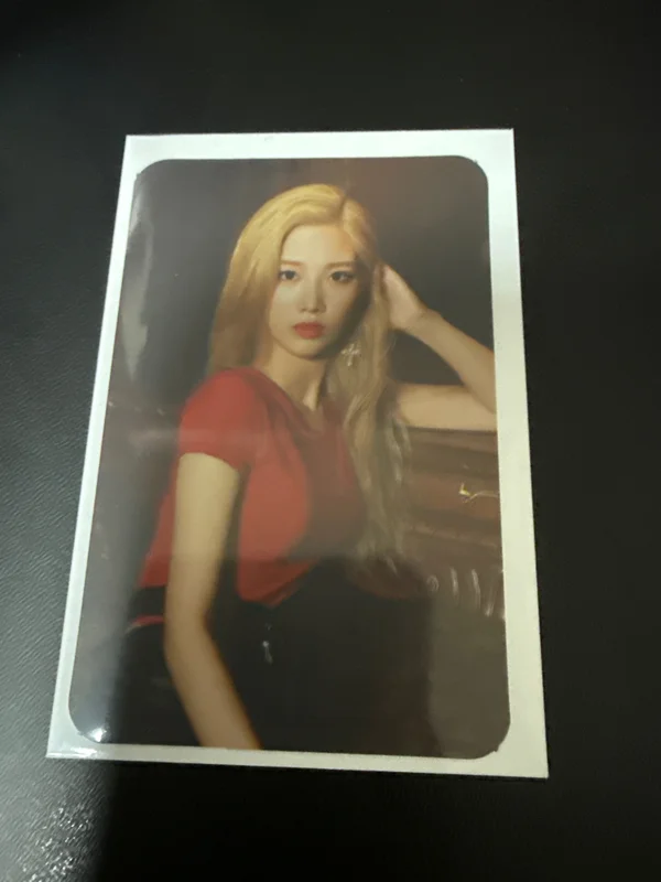 Kim Lip B