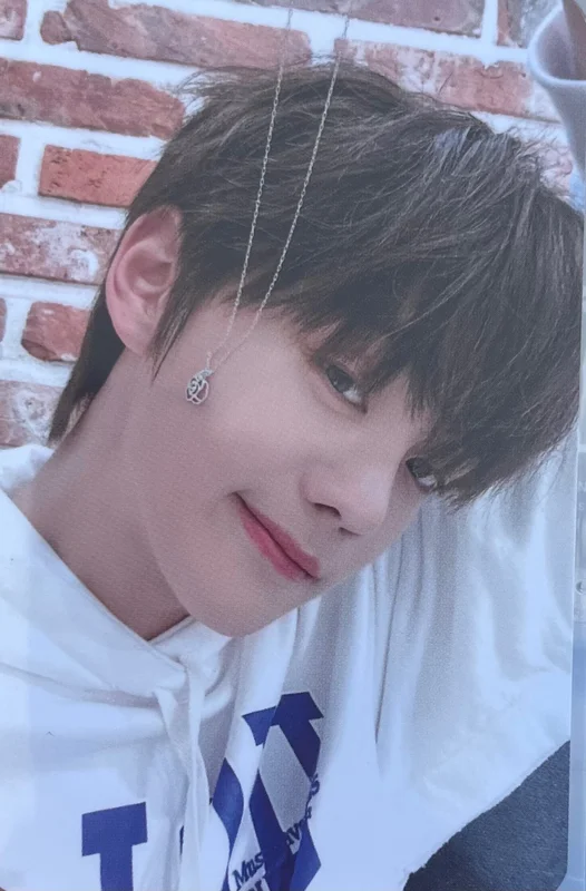 THE MOVING SEOUL NECKLACE