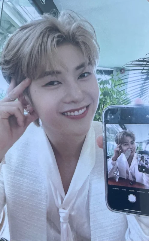 2023 ZEROBASEONE FAN-CON TRADING CARD