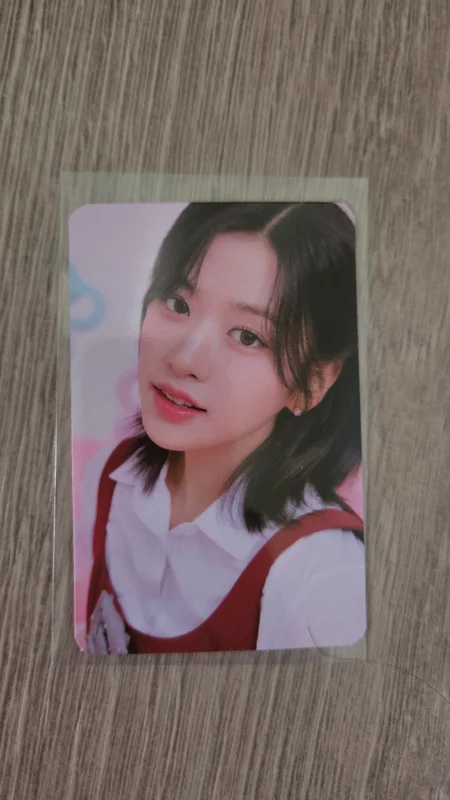 IVE SWITCH POP-UP IVE RANDOM PHOTOCARD PACK