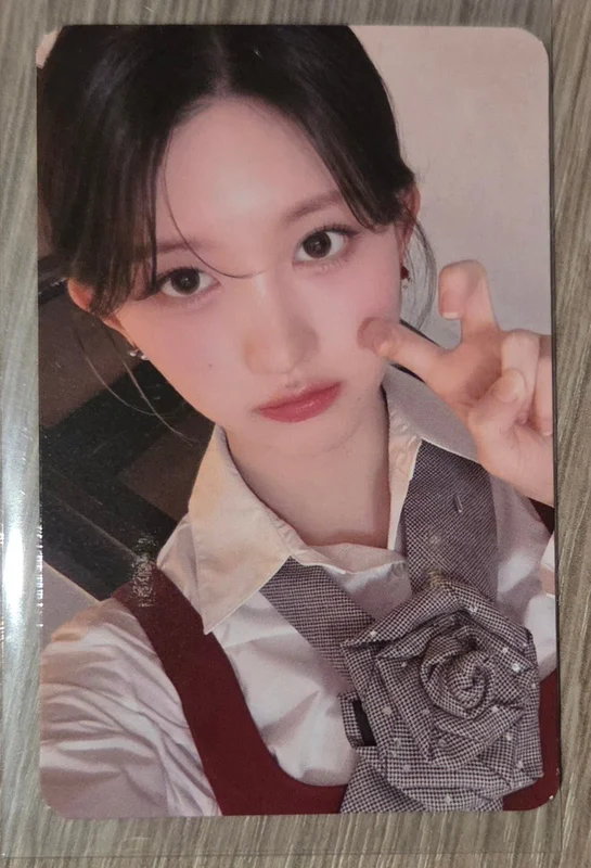 IVE SWITCH POP-UP IVE RANDOM PHOTOCARD PACK