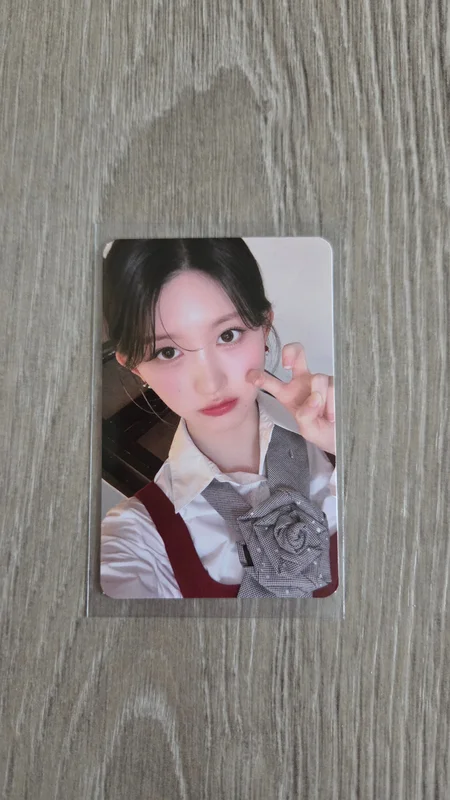 IVE SWITCH POP-UP IVE RANDOM PHOTOCARD PACK