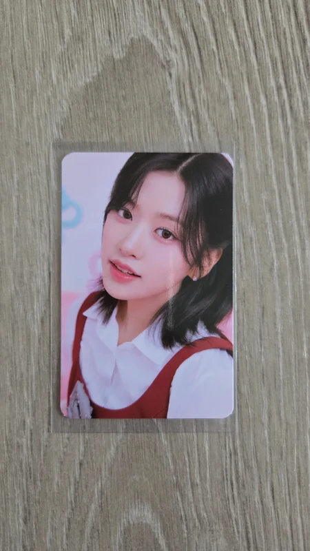 IVE SWITCH POP-UP IVE RANDOM PHOTOCARD PACK