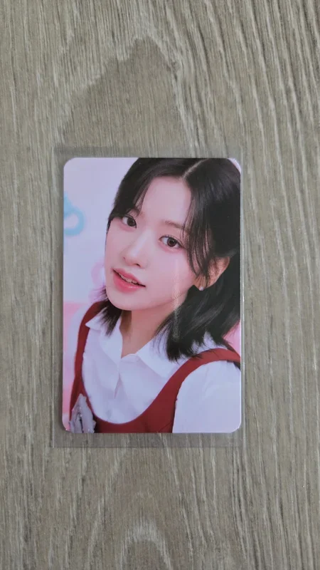 IVE SWITCH POP-UP IVE RANDOM PHOTOCARD PACK