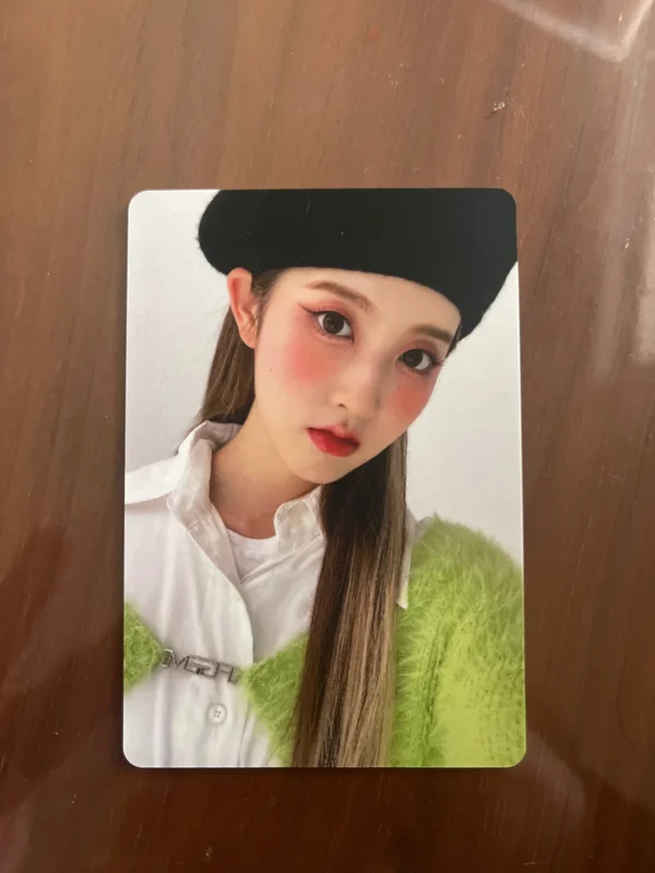 STAYC Japan Debut Showcase ~ Star To A Young Culture ~Random Trading Card