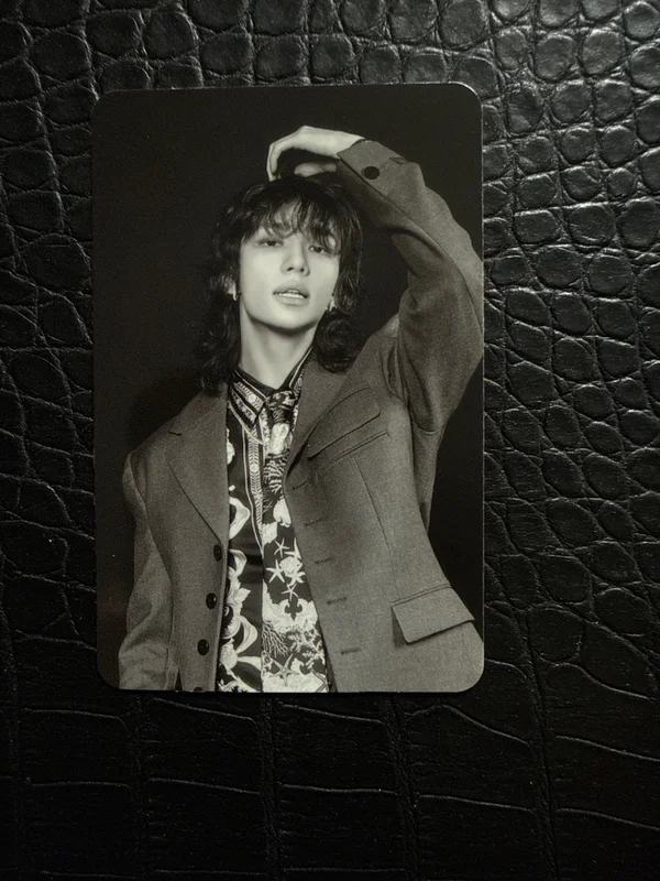 StrayKids ヒョンジン シーグリ ポラ Pocamarket, Stray Kids HYUNJIN 合 (HOP) ACCORDION VER. K-pop Photocard