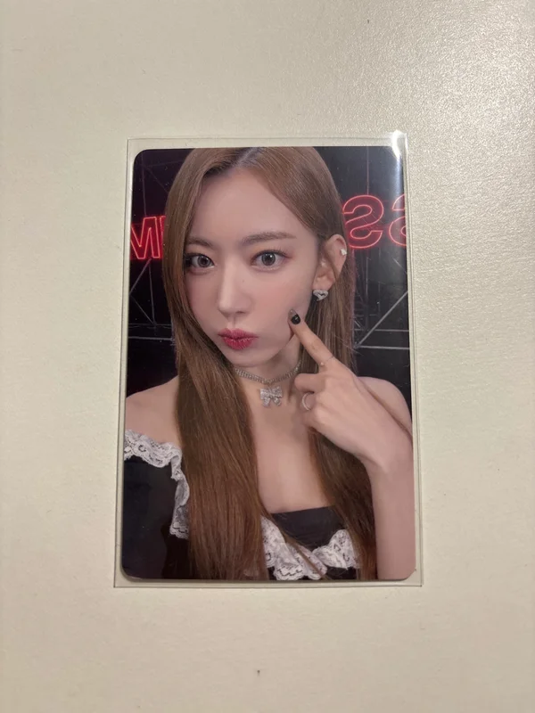 FEARLESS (Japanese ver.) PHOTO CARD