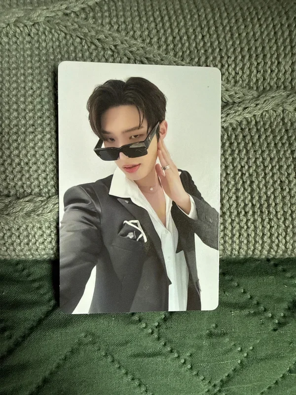 GOLDEN HOUR : Part.1 US Exclusive