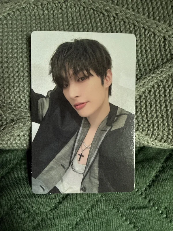 GOLDEN HOUR : Part.1 hello82