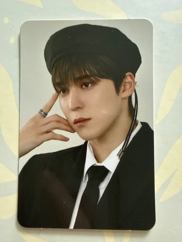 GOLDEN HOUR : Part.1 POP-UP EXHIBITION & STORE PHOTO CARD HOLDER SET
