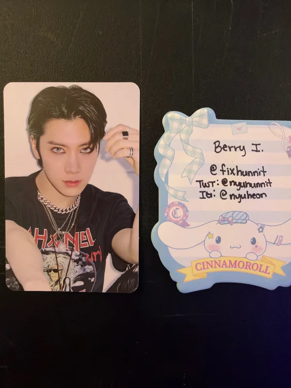 SuperM x MARVEL MINI BROCHURE + PHOTO CARD SET