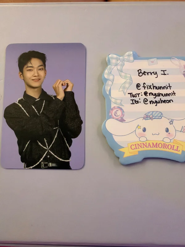 KCON:TACT HI 5 AR PHOTOCARD STAND