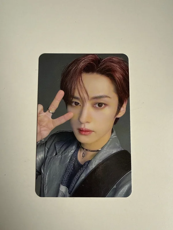LEE KNOW ROCK-STAR