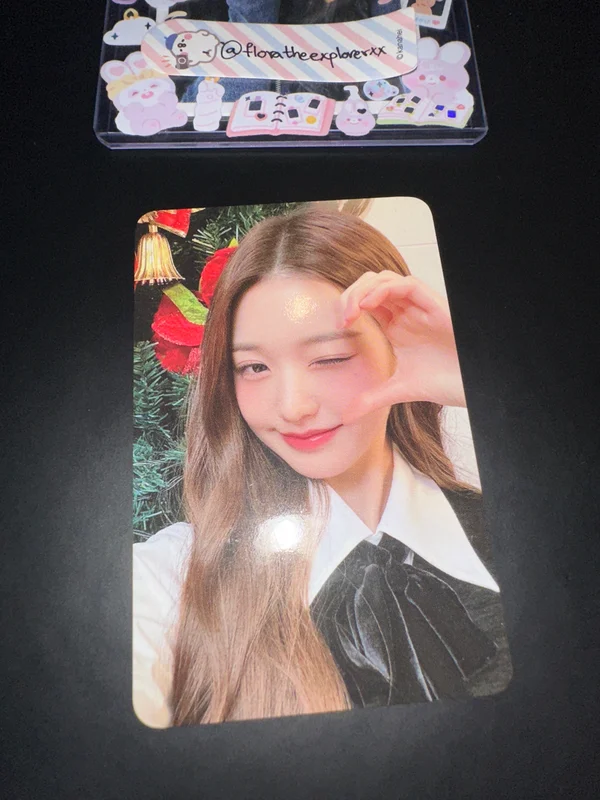IVE THE FIRST FAN CONCERT The Prom Queens RANDOM PHOTOCARD PACK
