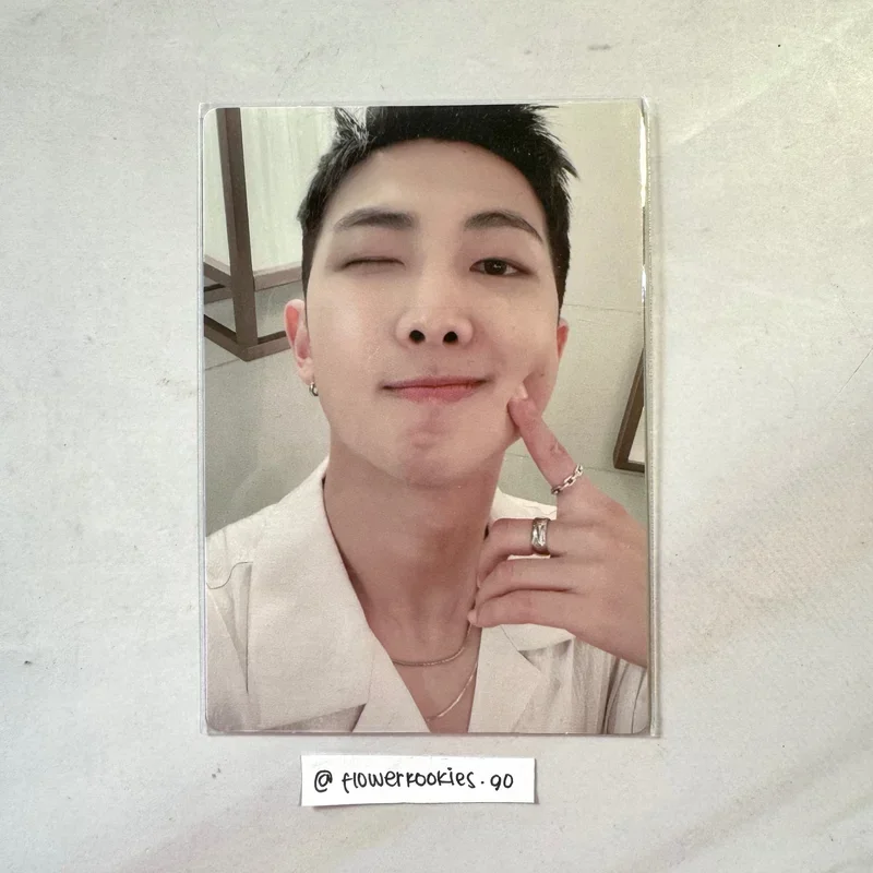 ARMY MEMBERSHIP: MERCH PACK