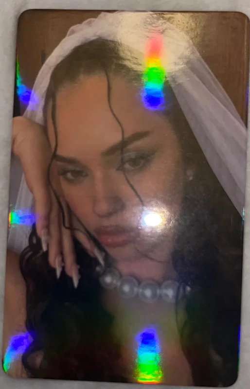 BEAUTIFUL CHAOS POP-UP STORE RANDOM TRADING CARD