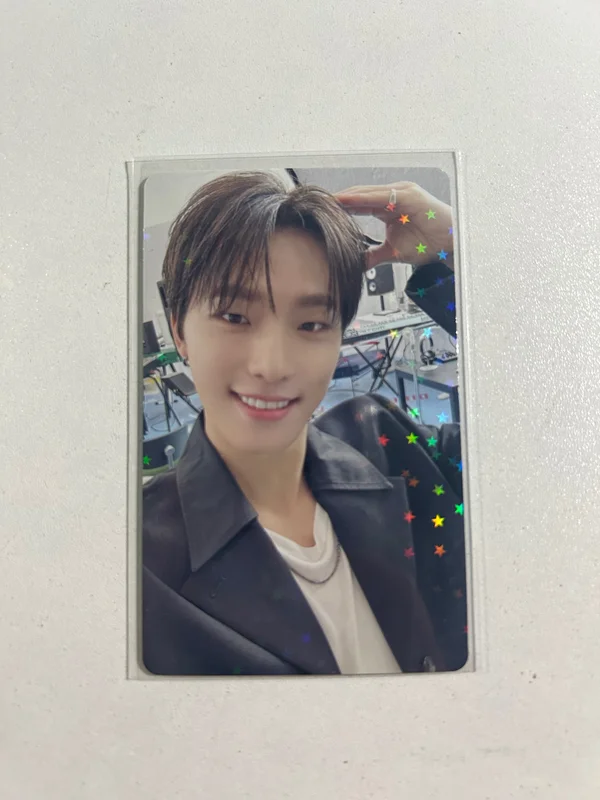 DINO 17 is RIGHT HERE DEAR VER. WEVERSE JAPAN