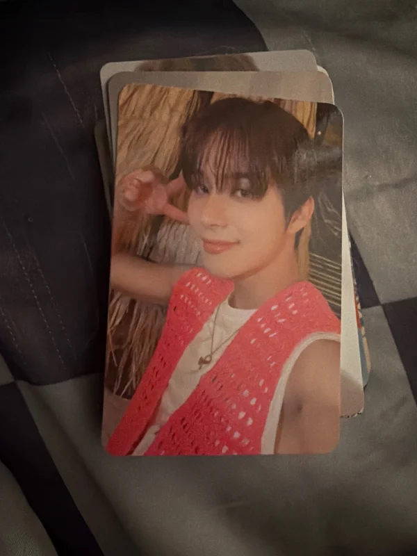 2 Baddies Photobook Ver. US ver.
