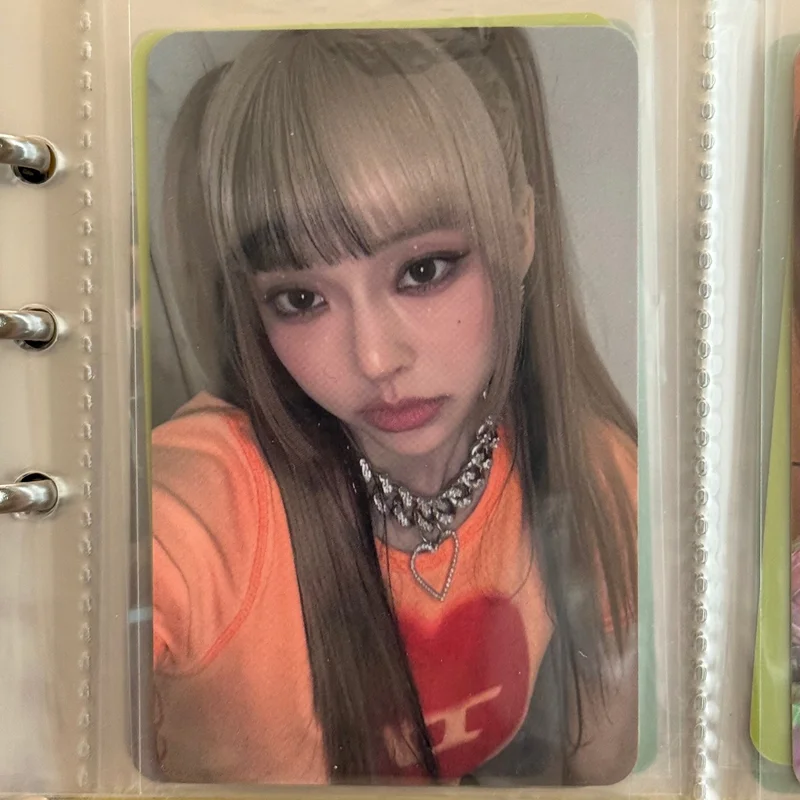 One Of A Kind POP-UP STORE MINI L HOLDER & PHOTOCARD SET
