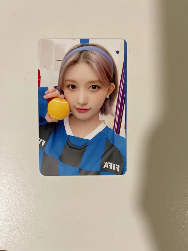 2023 SEASON'S GREETINGS : READY, GET SET, IVE!