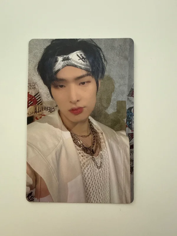 THE WORLD EP.1 : MOVEMENT DIGIPAK VER. hello82