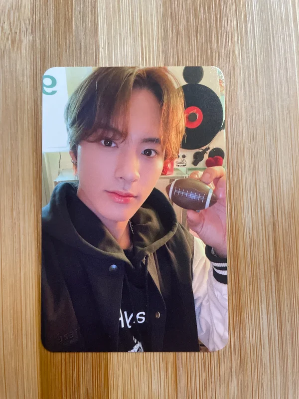 THE BOYZ POP-UP STORE THE AZIT TRADING CARD