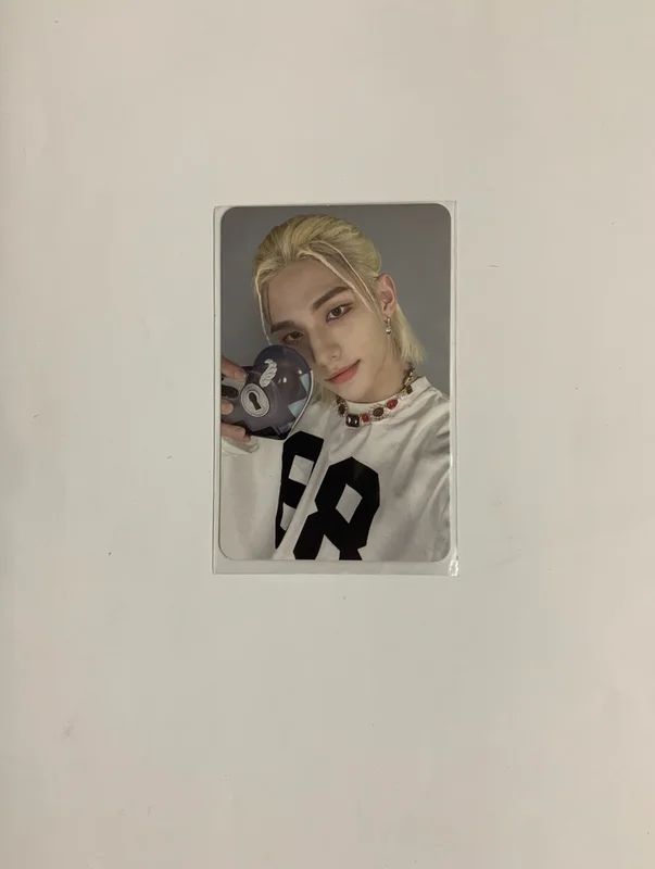 Hyunjin case ver