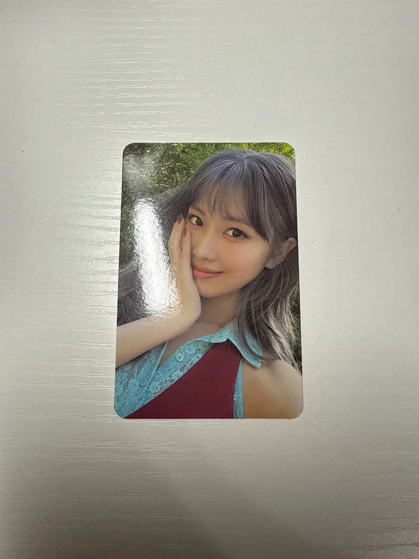 Momo Between 1 & 2 Photocard