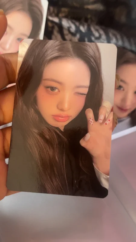 IVE Wonyoung Hapa Kristin Vol. 10 (Winking Selfie)