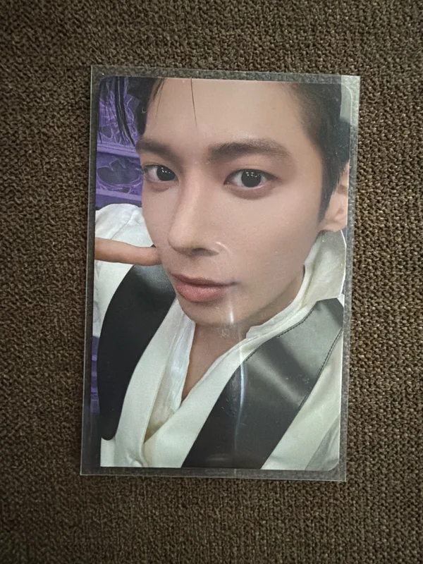 7TH YEAR: A Moment of Stillness in the Thorns Photocard Case Ver. TENSION Ver.