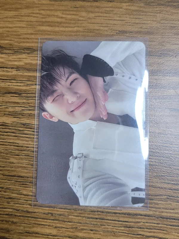 Woozi face the sun shadow