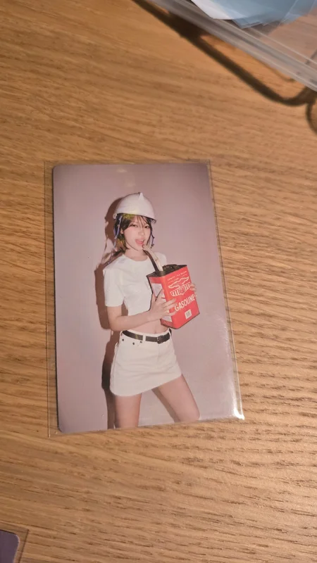 LE SSERAFIM 2025 S/S POP UP - THE HOT HOUSE Mini Photo Card