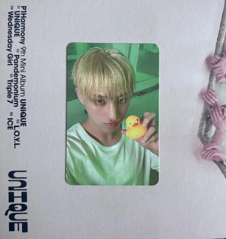 UNIQUE Photobook Ver. hello82 Exclusive