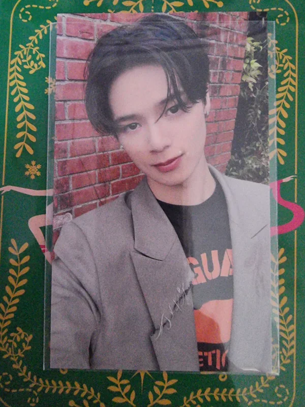 First Howling : ME UNIVERSAL LUCKY DRAW K