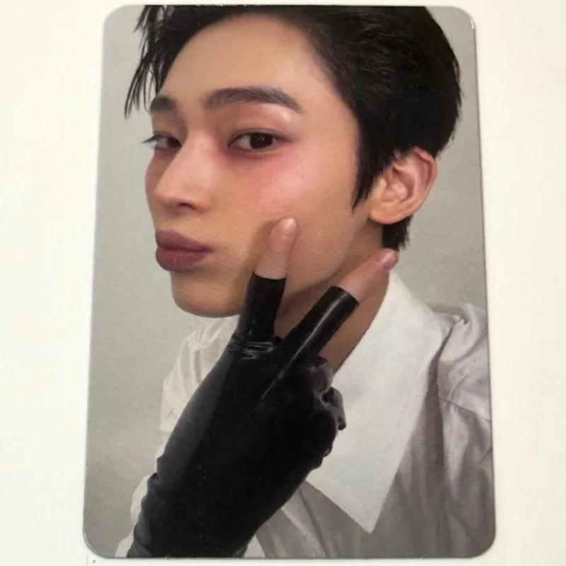 DESIRE : UNLEASH KPOP MERCH
