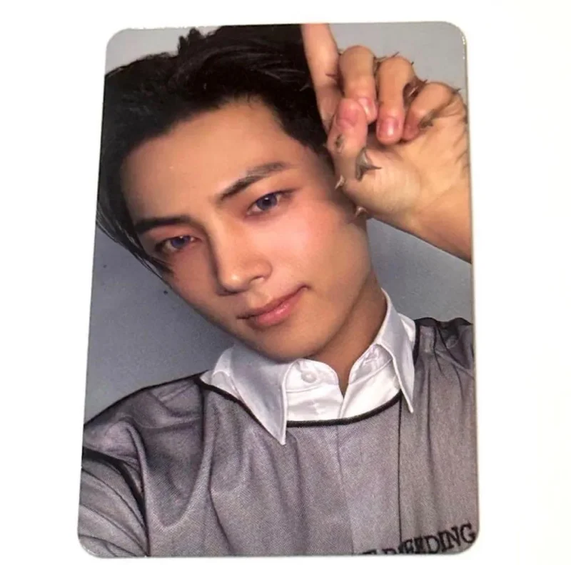 DESIRE : UNLEASH KPOP MERCH