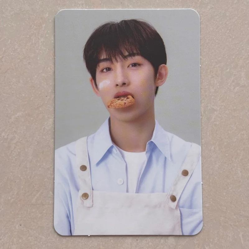 2024 SEASON'S GREETINGS RANDOM TRADING CARD WINWIN
