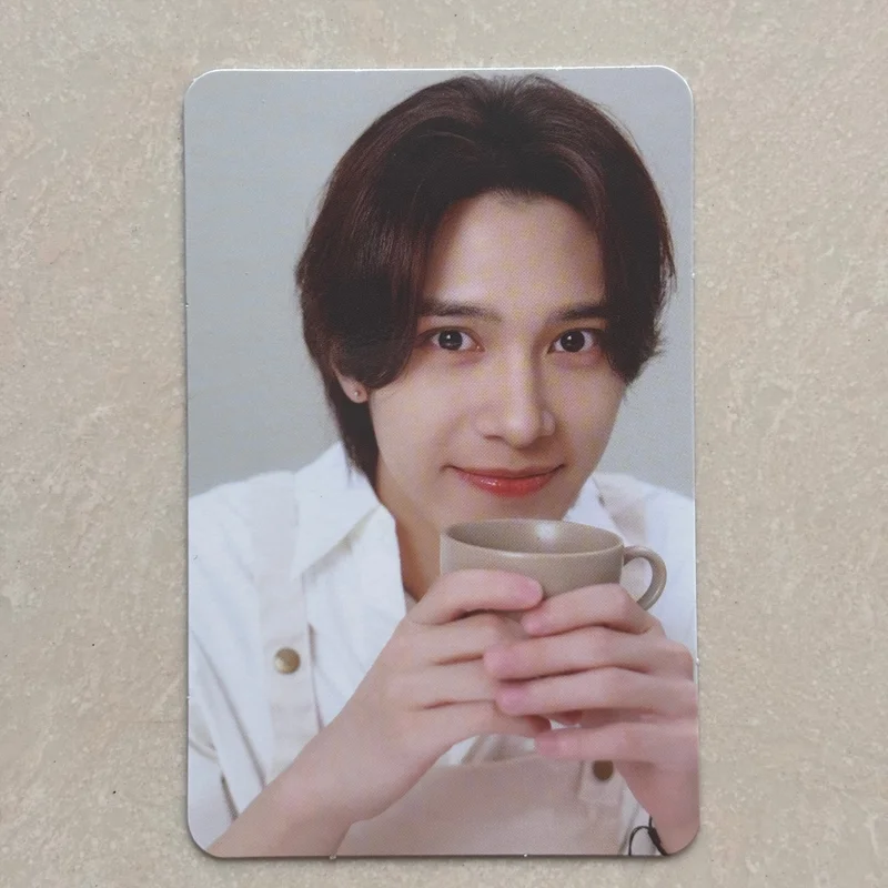 2024 SEASON'S GREETINGS RANDOM TRADING CARD HENDERY