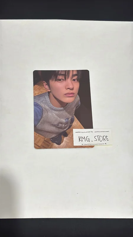 GREENGREEN Weverse Albums ver. Portrait B ver.