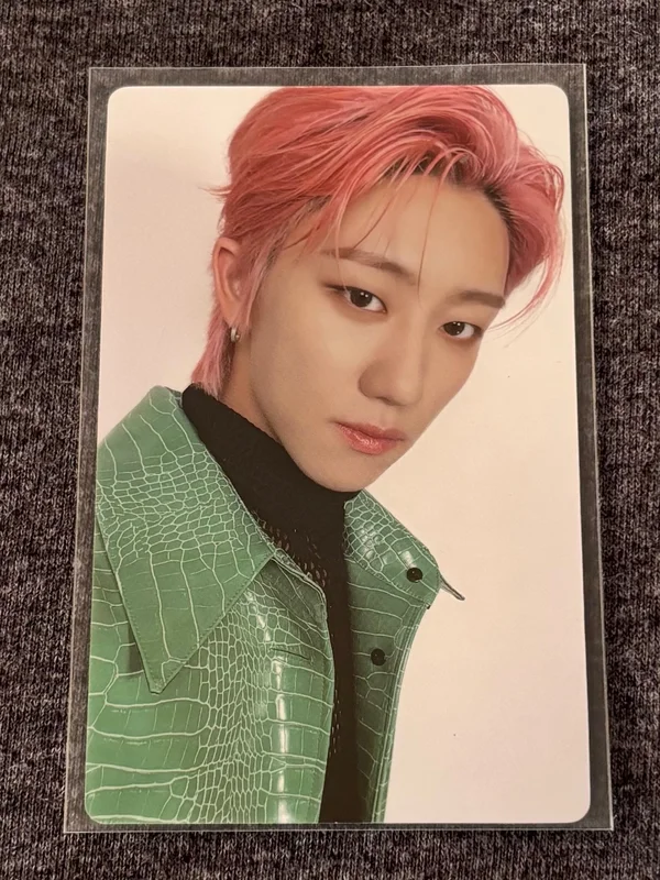 2022 SVT PHOTOBOOK THE NAME;17