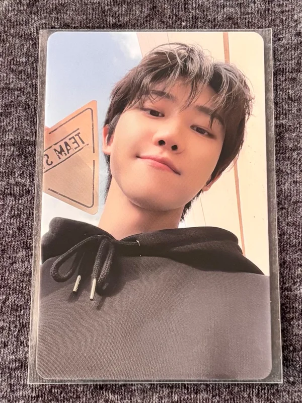 2022 SEVENTEEN in CARAT LAND MEMORY BOOK+ DIGITAL CODE