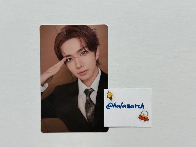 DARK MOON SPECIAL ALBUM 'MEMORABILIA' WEVERSE