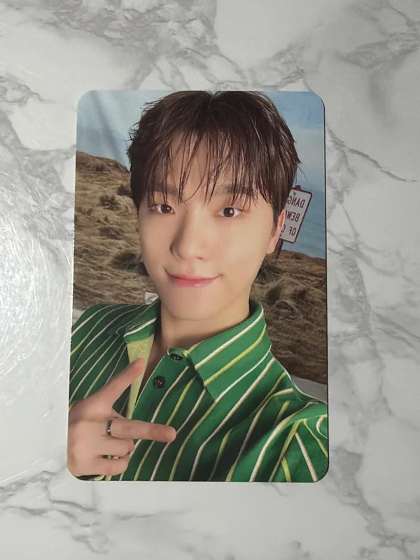 SEVENTEEN 2025 SEASON'S GREETINGS